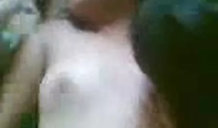 டிக் ஆபாச பார்க்க சகோதரி உறிஞ்சும் மற்றும் கிரீம் பை