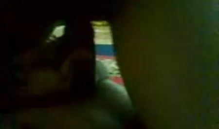 கவர்ச்சி டீன் நேசிக்கிறார் அவரது சேவல் watch பேங் அவளை உள்ளே