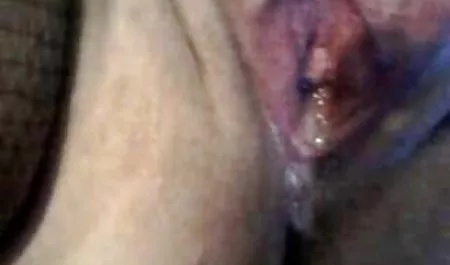 விலைமதிப்பற்ற இளஞ்சிவப்பு உடல் வணிக இந்திய குழு porn 12