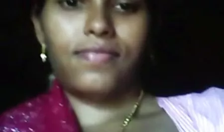 அழகான பொன்னிற கொண்டு ஆபாச தளங்கள் சிறிய என் அலிசியா ஃபாக்ஸ் பெறுகிறார், செக்ஸ் sensually